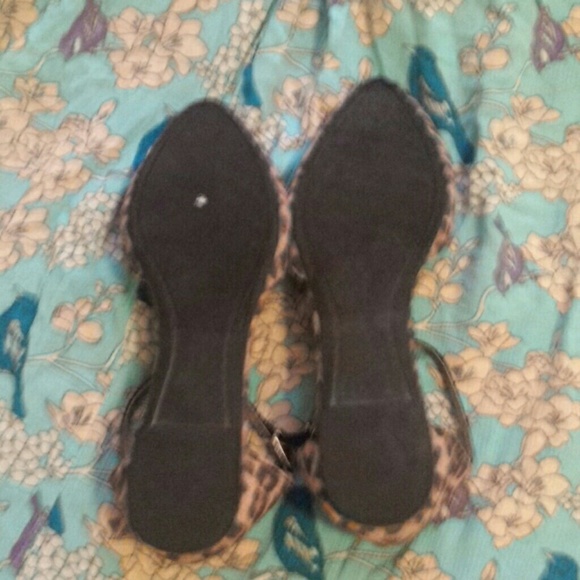 Shoes - Picture 2 of 3